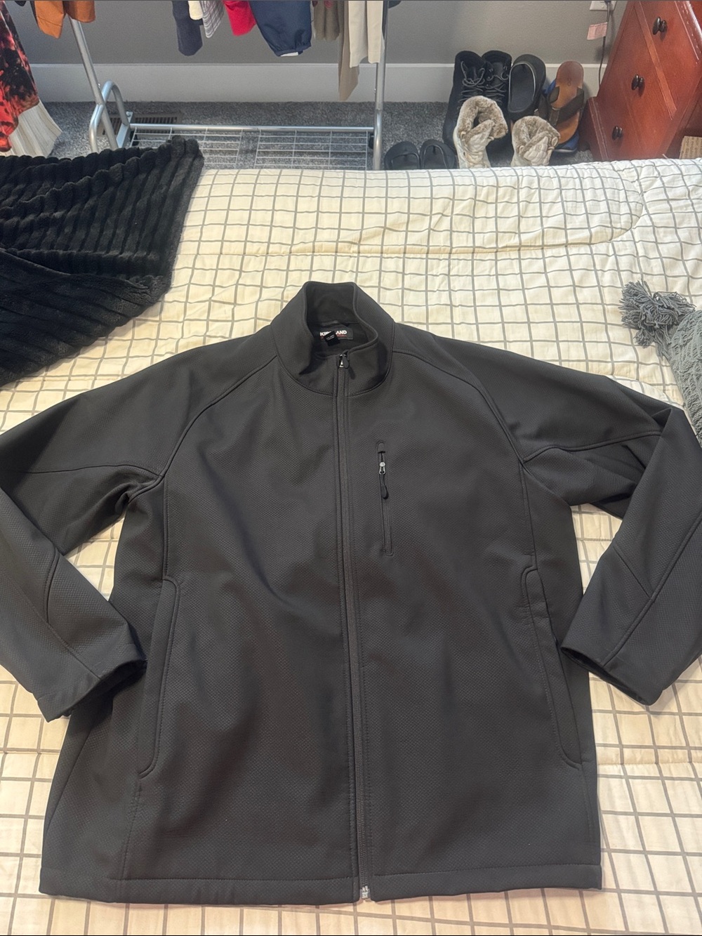 Kirkland Signature Black Lightweight Softshell Jacket